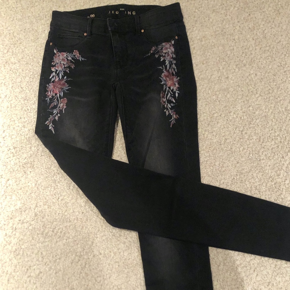 White House Black Market Black Embroidered Jeans